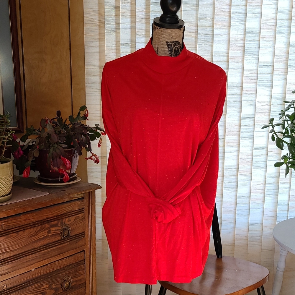 Beautiful GOLD thread infused mock turtleneck top